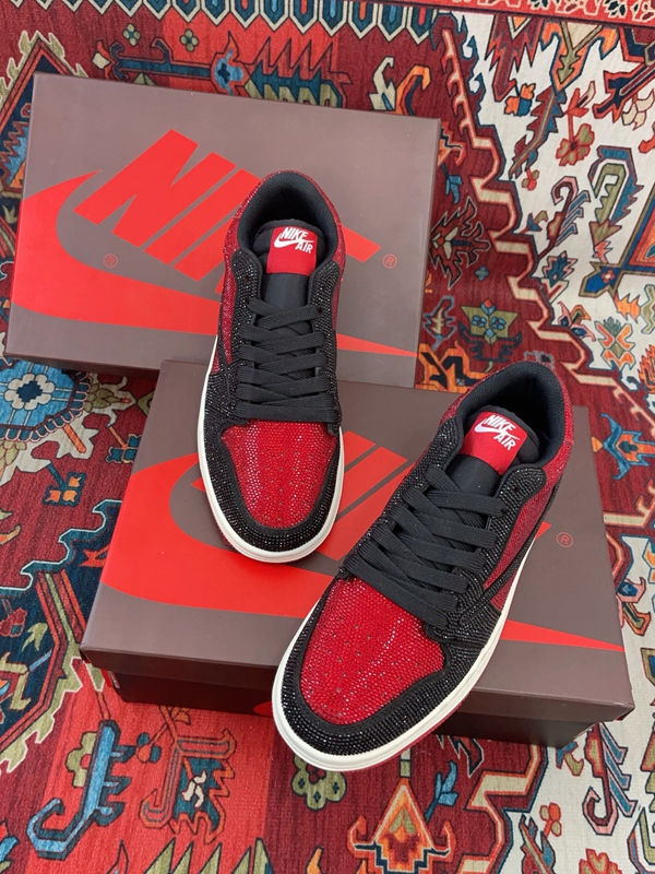 ナイキ靴側面デザイン